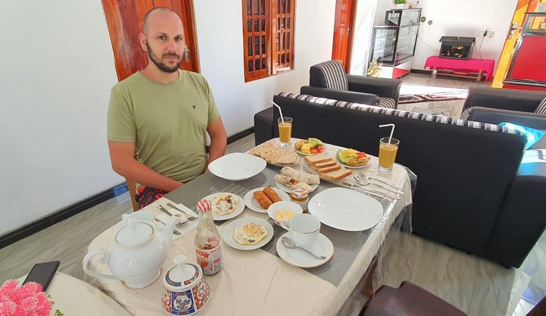 Lavendra Guset House Otel Nallathanniya Dış mekan fotoğraf