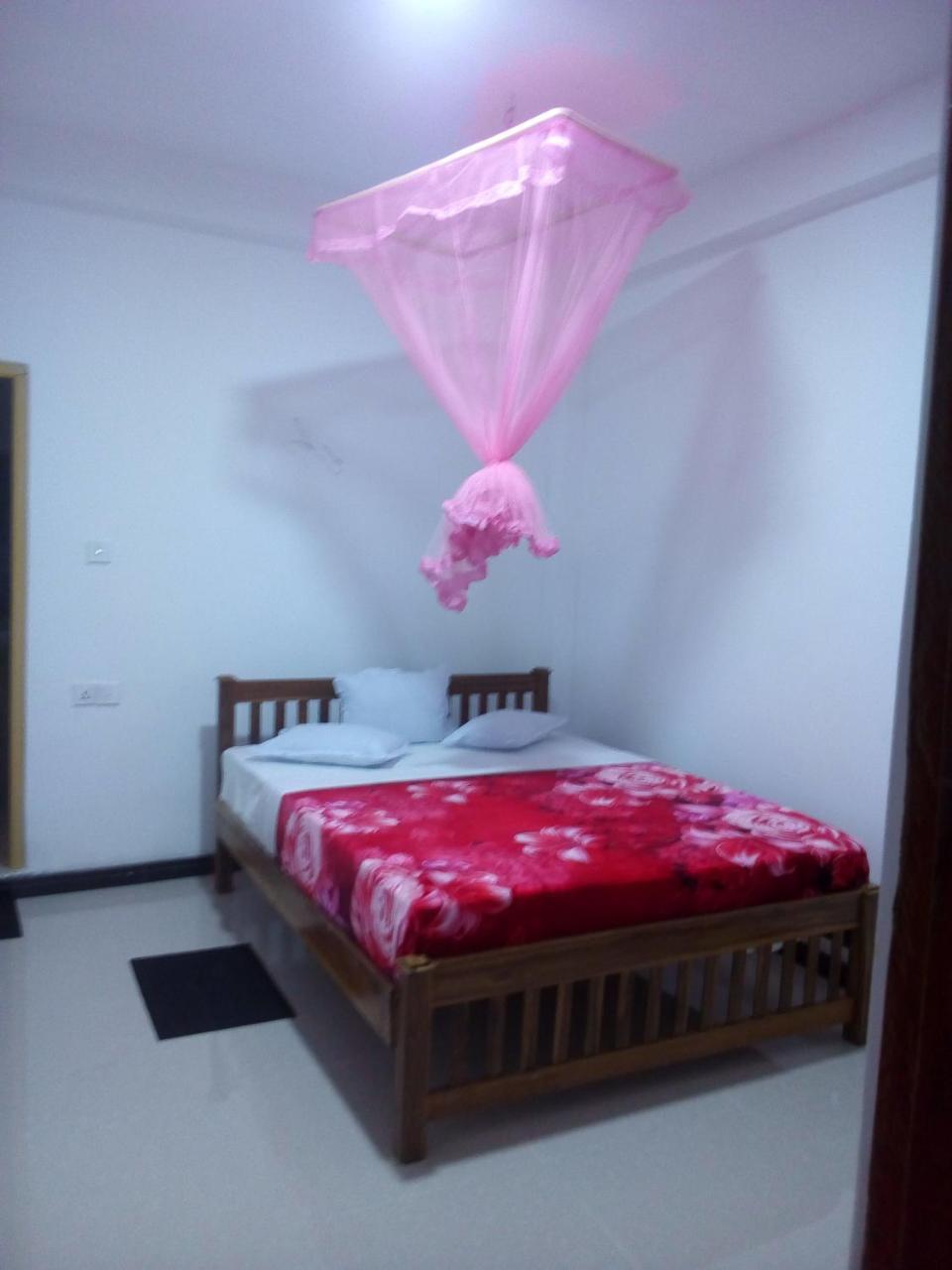 Lavendra Guset House Otel Nallathanniya Dış mekan fotoğraf