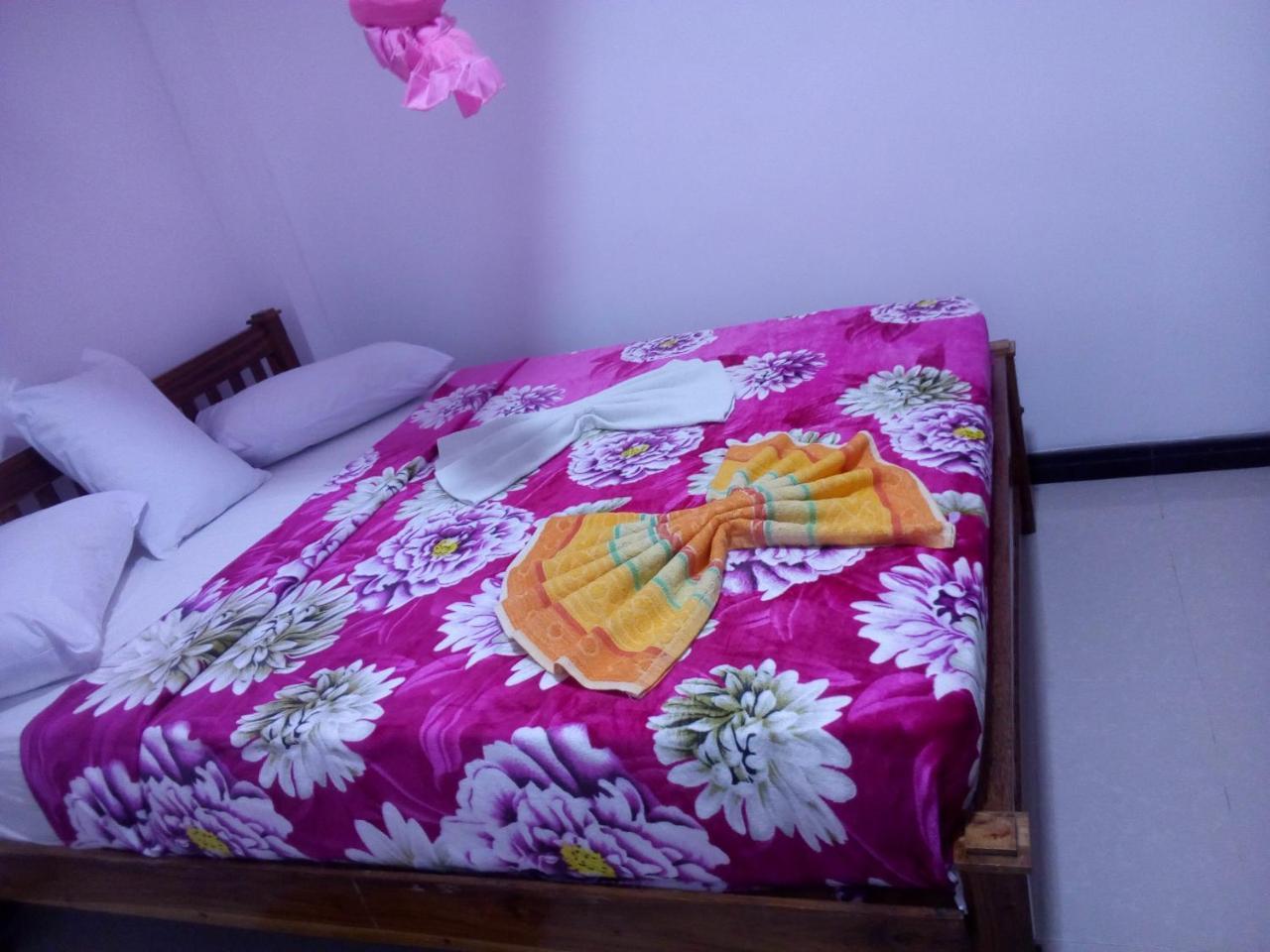 Lavendra Guset House Otel Nallathanniya Dış mekan fotoğraf